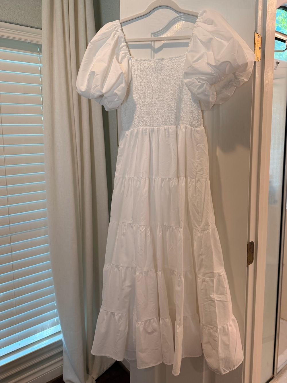 Petal and Pup White Puff Sleeve Tiered Maxi Dress Sz M